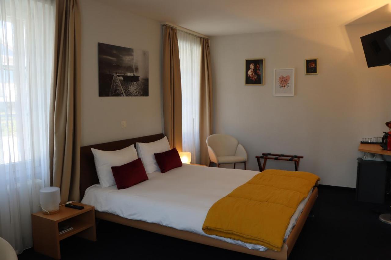 La Clef D'Or Auberge Communale Bursinel Екстер'єр фото